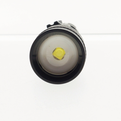 Matériel élevé d'alliage d'aluminium de lumen de lampe-torche du Cree aa EDC LED de bouton poussoir