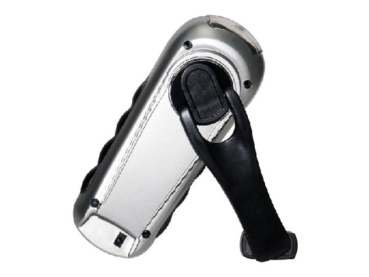 Individu rechargeable chargeant la lampe-torche menée de dynamo, lampe-torche en plastique de manivelle de dynamo