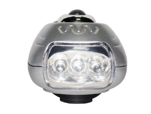 Individu rechargeable chargeant la lampe-torche menée de dynamo, lampe-torche en plastique de manivelle de dynamo