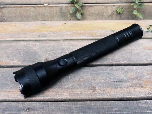 Résistance à l'eau de la lampe-torche IPX7 de poche d'IPX7 LED EDC avec 3 * batteries de D