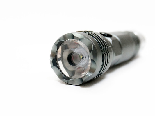 La lampe-torche menée rechargeable en aluminium, lumen du ménage 300 a mené la lampe-torche