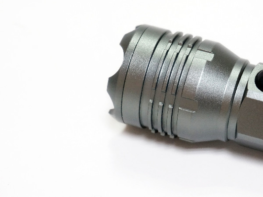 La lampe-torche menée rechargeable en aluminium, lumen du ménage 300 a mené la lampe-torche
