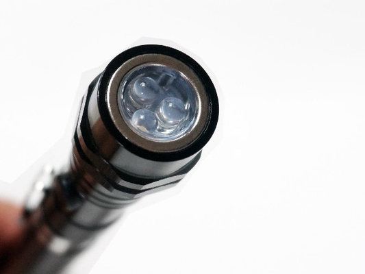 Couleur personnalisable du magnétisme LED de stylo de la lampe-torche 22m de distance extensible de poutre