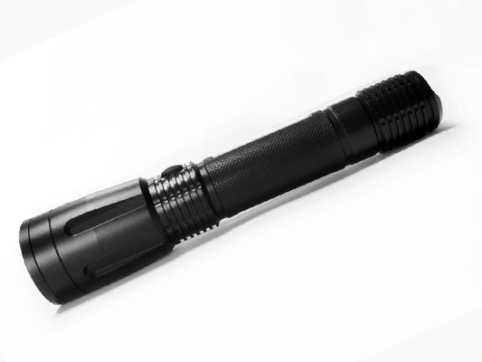 Le lumen noir de la couleur 500 a mené la lampe-torche, lampe-torche menée militaire de 6 watts