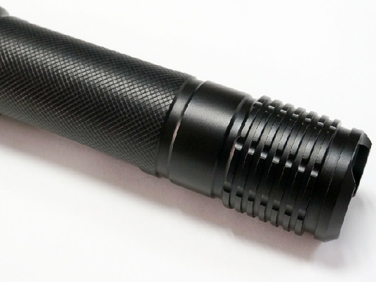 Le lumen noir de la couleur 500 a mené la lampe-torche, lampe-torche menée militaire de 6 watts