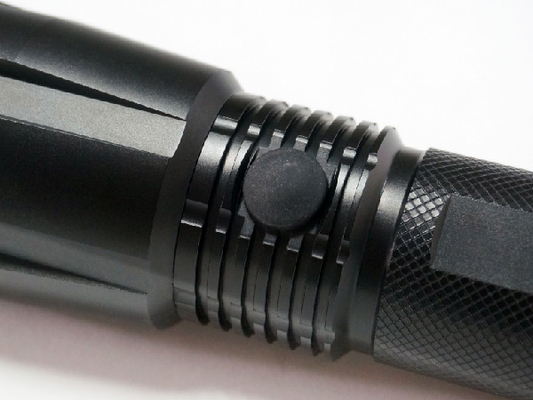 Le lumen noir de la couleur 500 a mené la lampe-torche, lampe-torche menée militaire de 6 watts