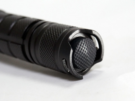 Lampe-torche tactique de Cree de puissance élevée, lampe-torche résistante à la chaleur avec la courroie de main