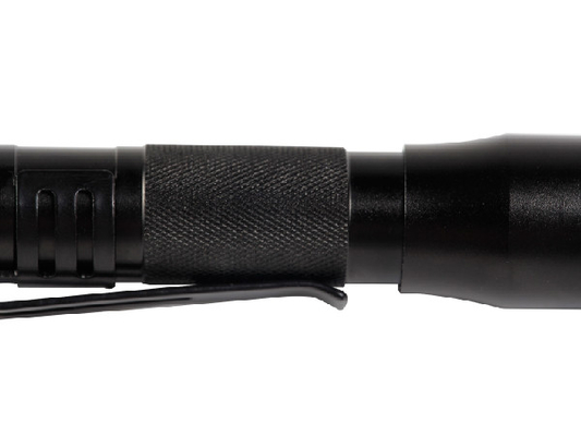 La poche imperméable a mené la lampe-torche de porte-clés, petite lampe-torche de Keychain de couleur noire