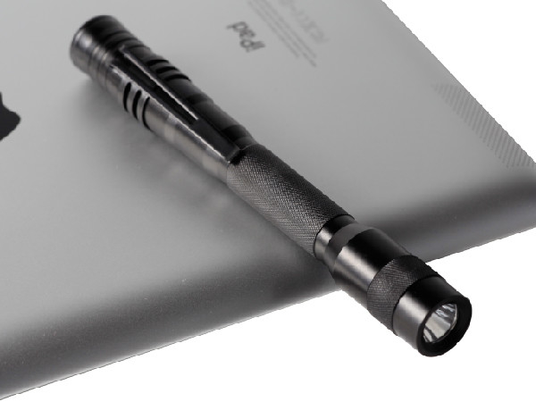 Torche soignante colorée de Penlights personnalisée par LED de CREE avec l'agrafe vigoureuse de stylo